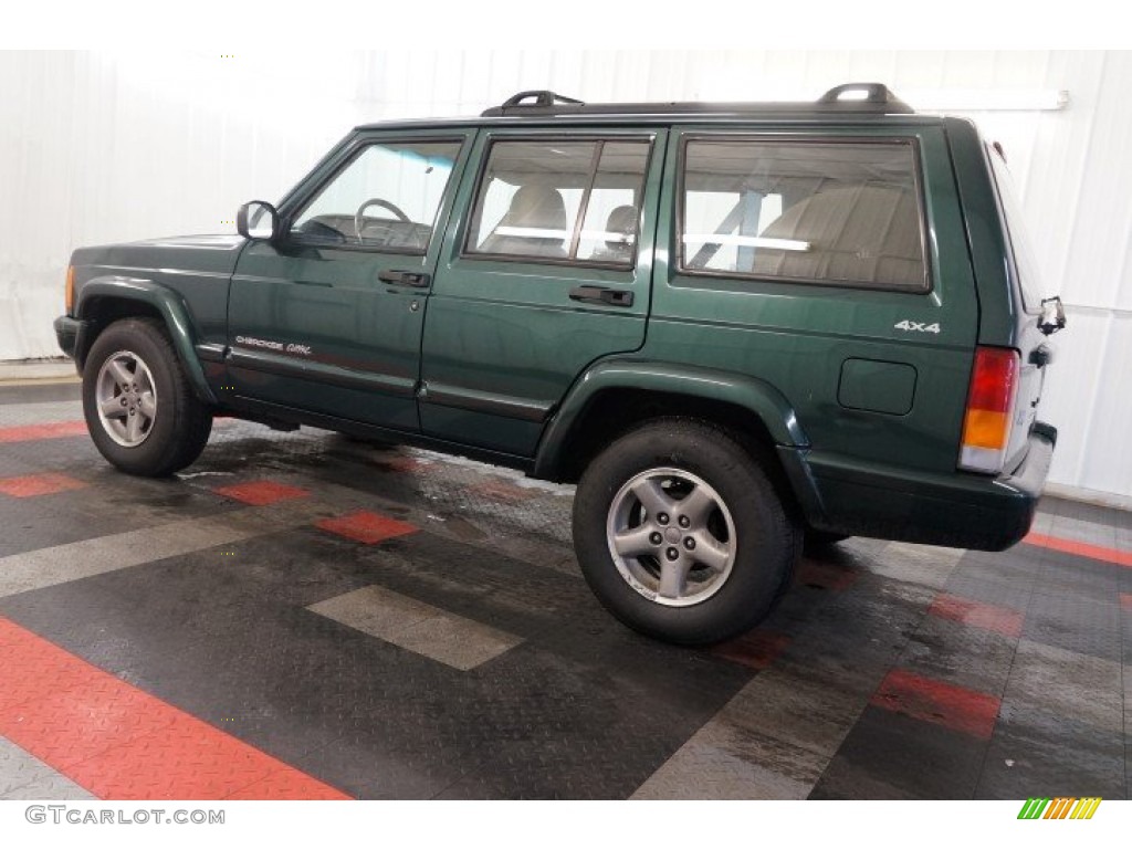 1999 Cherokee Classic 4x4 - Forest Green Pearl / Camel photo #11