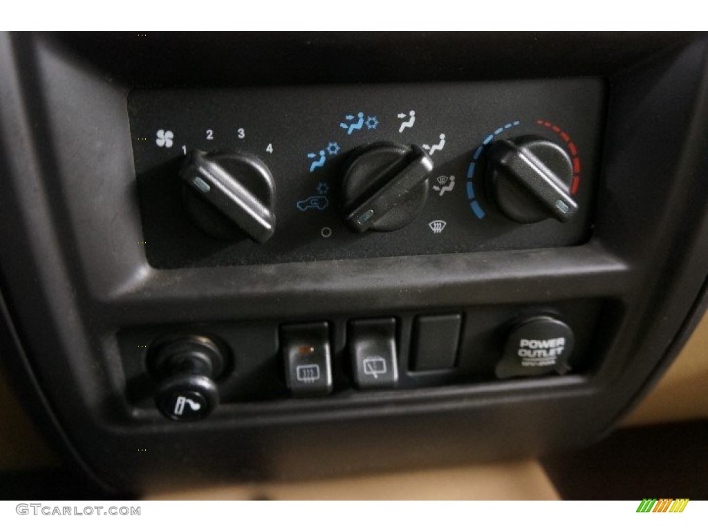 1999 Cherokee Classic 4x4 - Forest Green Pearl / Camel photo #29