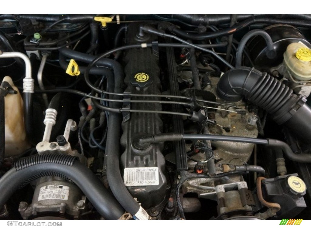 1999 Cherokee Classic 4x4 - Forest Green Pearl / Camel photo #32