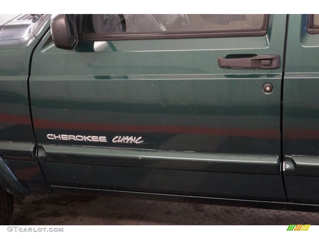 1999 Cherokee Classic 4x4 - Forest Green Pearl / Camel photo #60