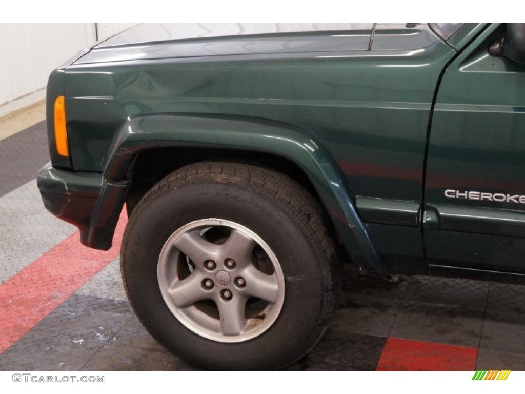 1999 Cherokee Classic 4x4 - Forest Green Pearl / Camel photo #63