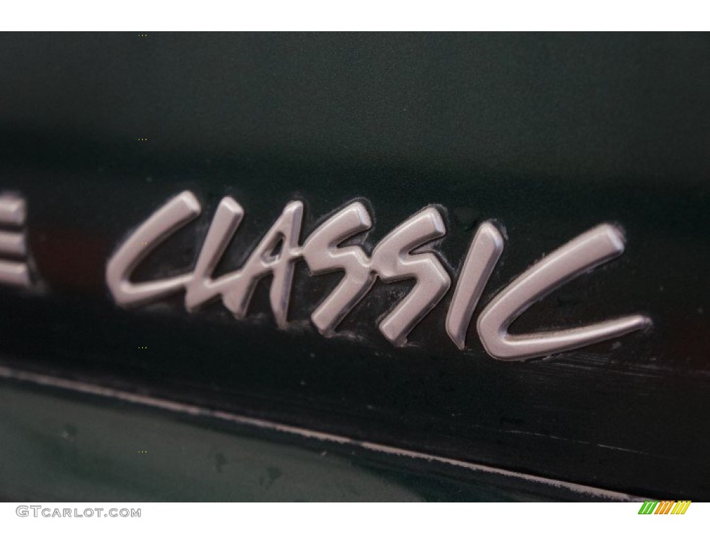 1999 Cherokee Classic 4x4 - Forest Green Pearl / Camel photo #69