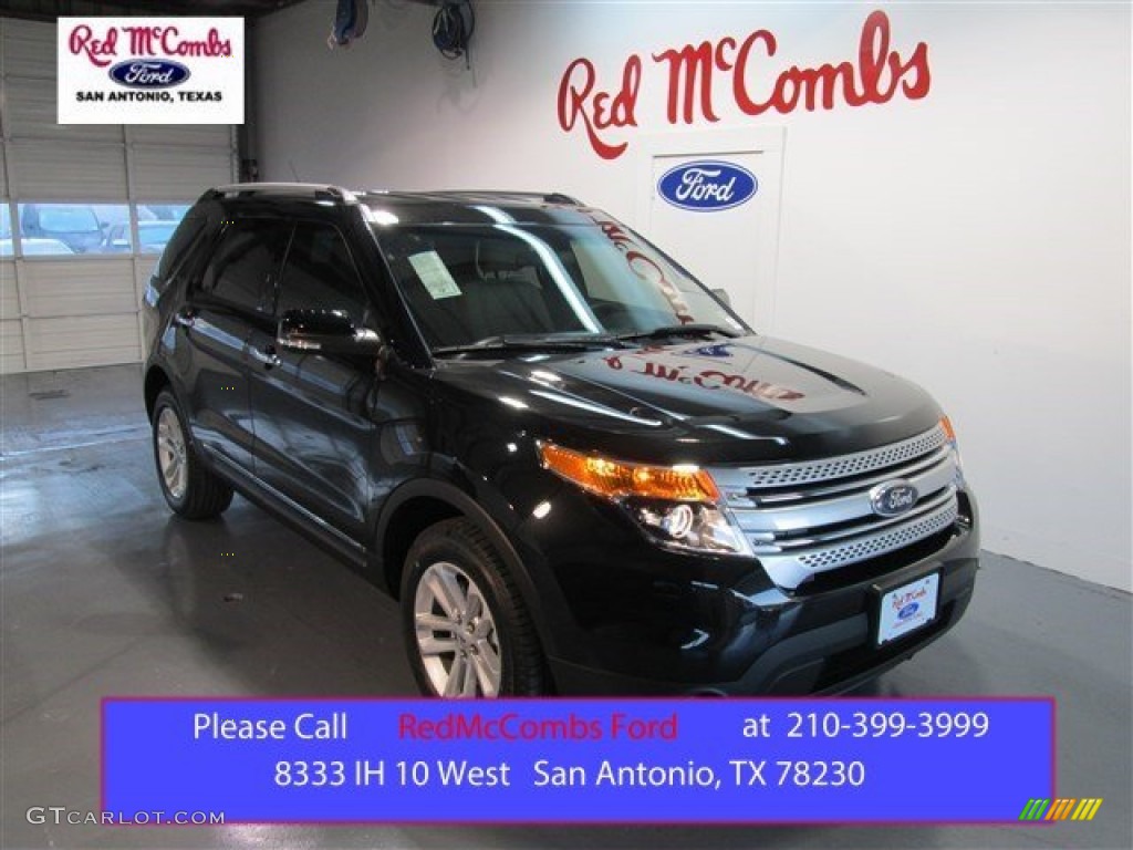 2015 Explorer XLT - Tuxedo Black / Medium Light Stone photo #1