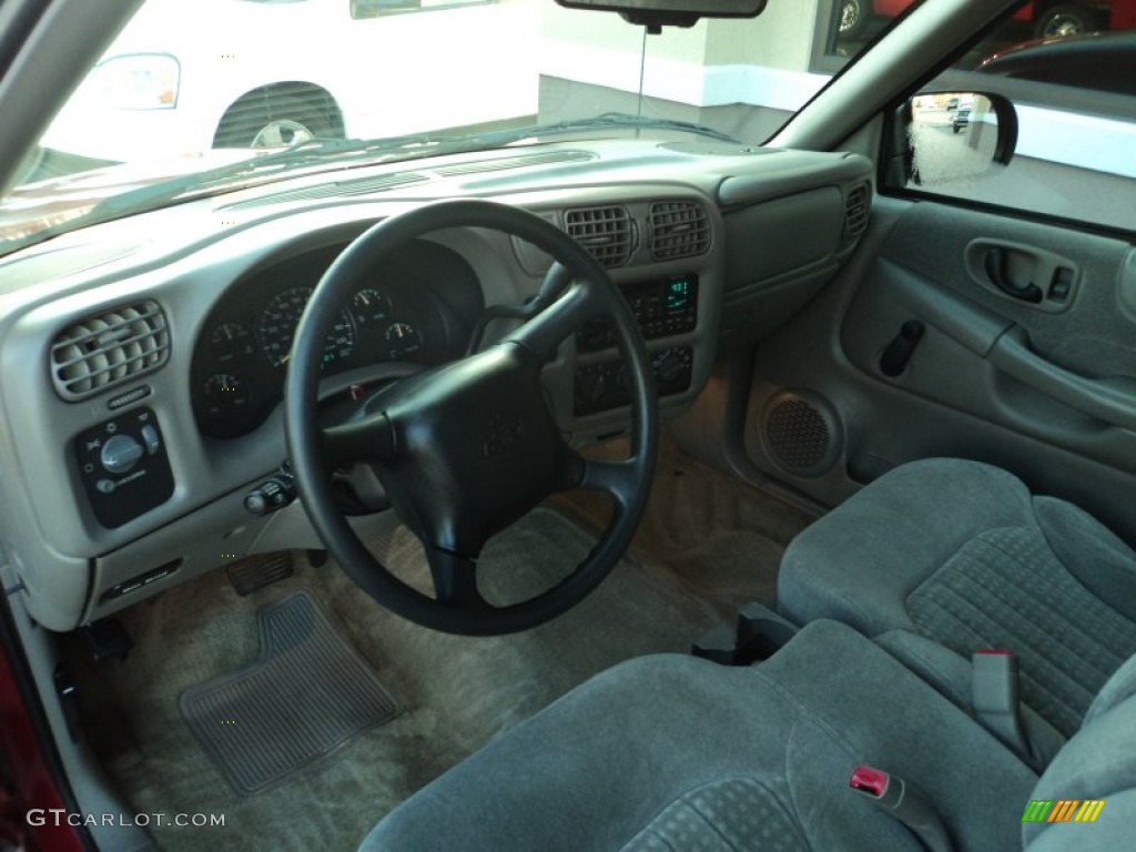 Medium Gray Interior 2000 Chevrolet S10 LS Extended Cab Photo #100262530