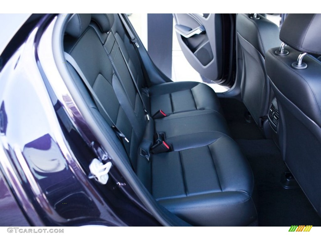 2015 GLA 250 4Matic - Northern Lights Violet Metallic / Black photo #15