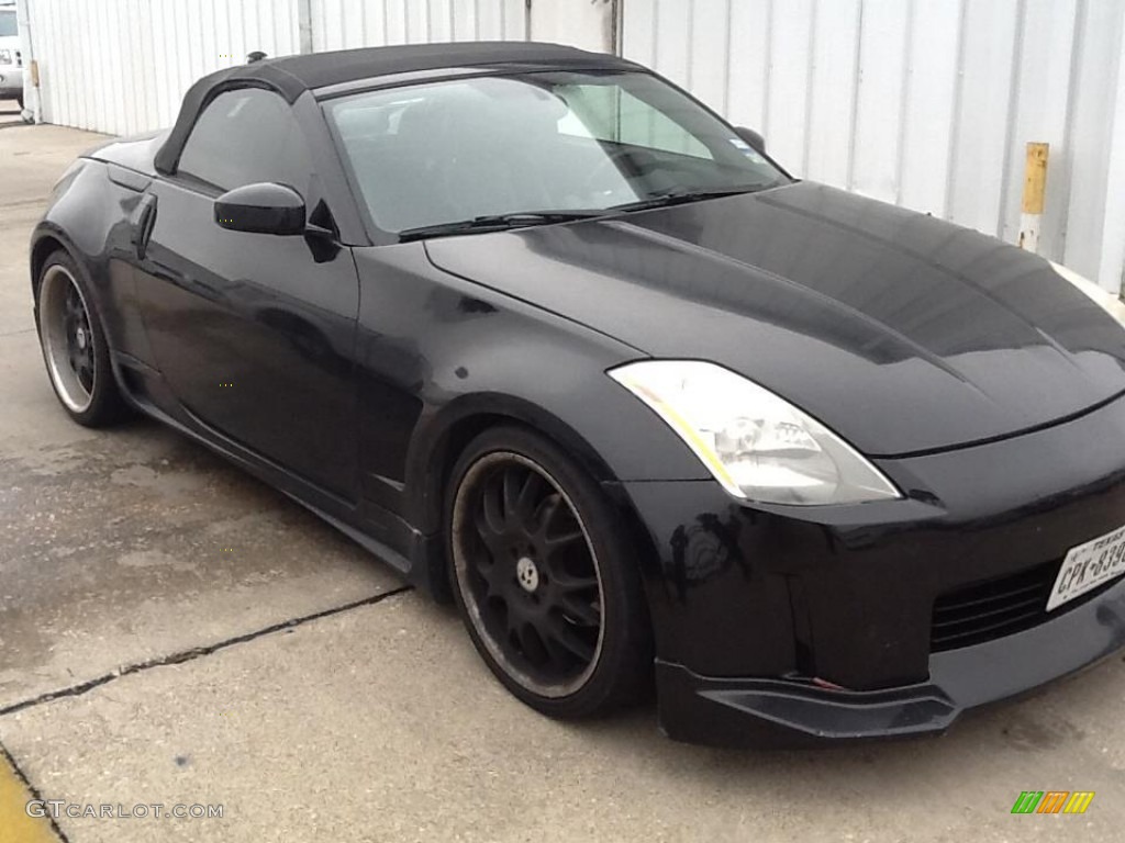 2004 350Z Touring Roadster - Super Black / Charcoal photo #4