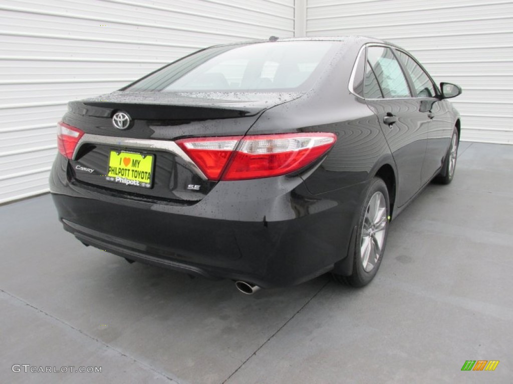 2015 Camry SE - Attitude Black Metallic / Black photo #4