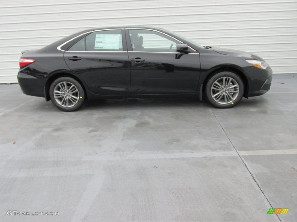 2015 Camry SE - Attitude Black Metallic / Black photo #3