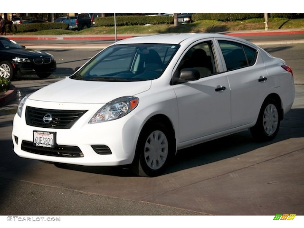 2012 Versa 1.6 S Sedan - Fresh Powder White / Charcoal photo #8