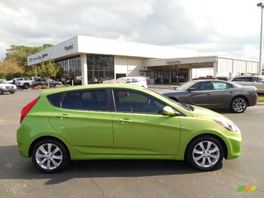 2013 Accent GS 5 Door - Electrolyte Green / Black photo #10