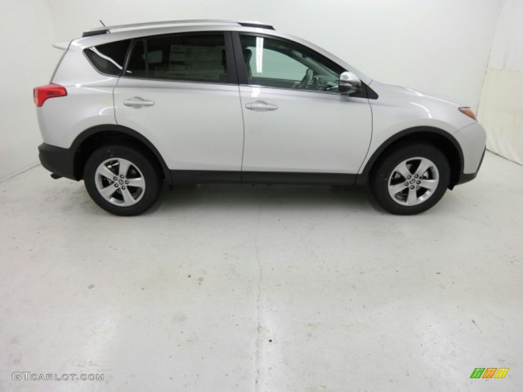 2015 RAV4 XLE - Classic Silver Metallic / Ash photo #1