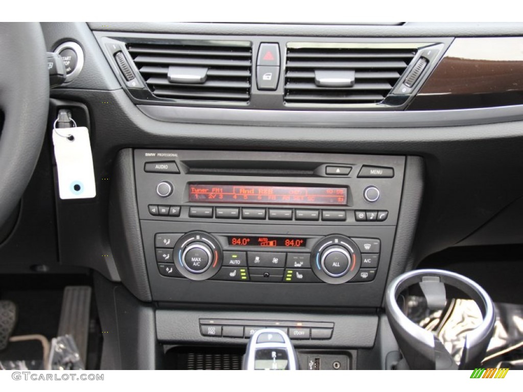 2015 BMW X1 xDrive28i Controls Photo #100292613