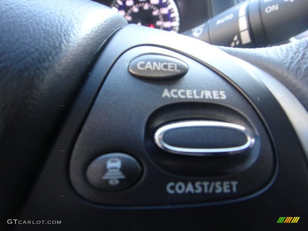 2015 Infiniti QX60 3.5 AWD Controls Photo #100293765