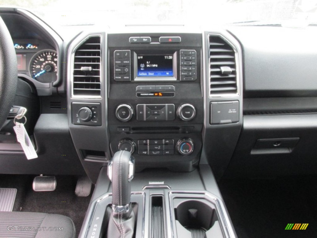 2015 Ford F150 XLT SuperCrew 4x4 Controls Photo #100294725
