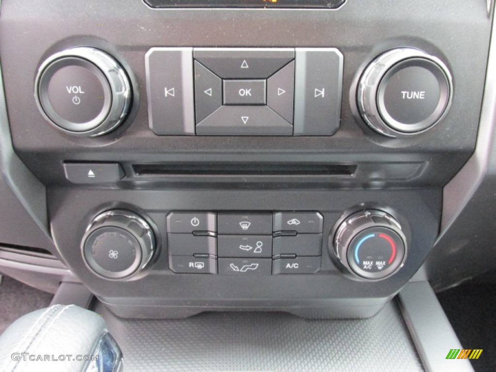 2015 Ford F150 XLT SuperCrew 4x4 Controls Photo #100294776