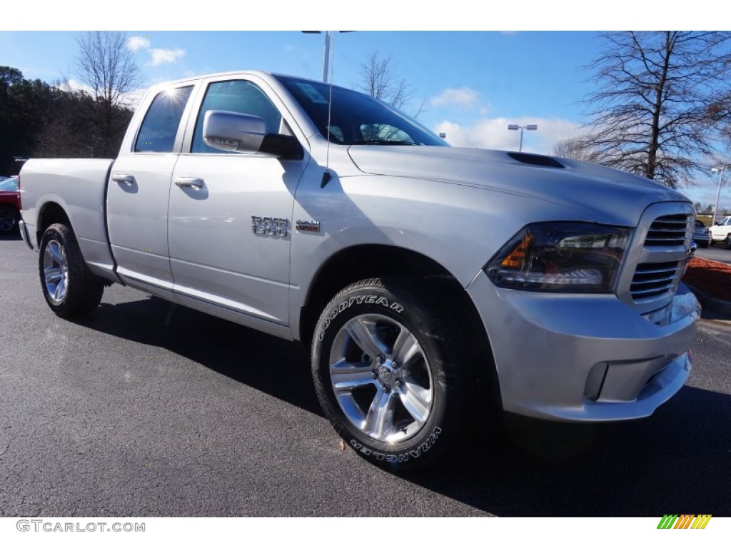 2015 1500 Sport Quad Cab - Bright Silver Metallic / Black photo #4
