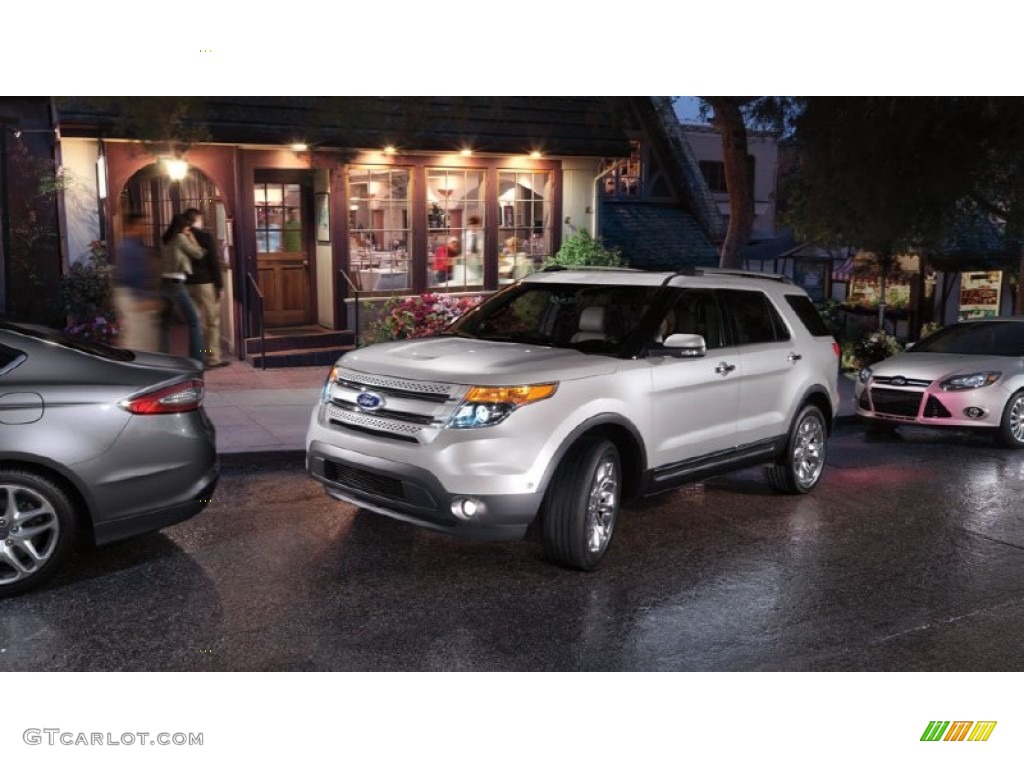 2015 Explorer XLT 4WD - Oxford White / Charcoal Black photo #18