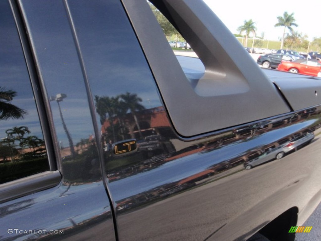 2005 Avalanche LT - Dark Gray Metallic / Gray/Dark Charcoal photo #36