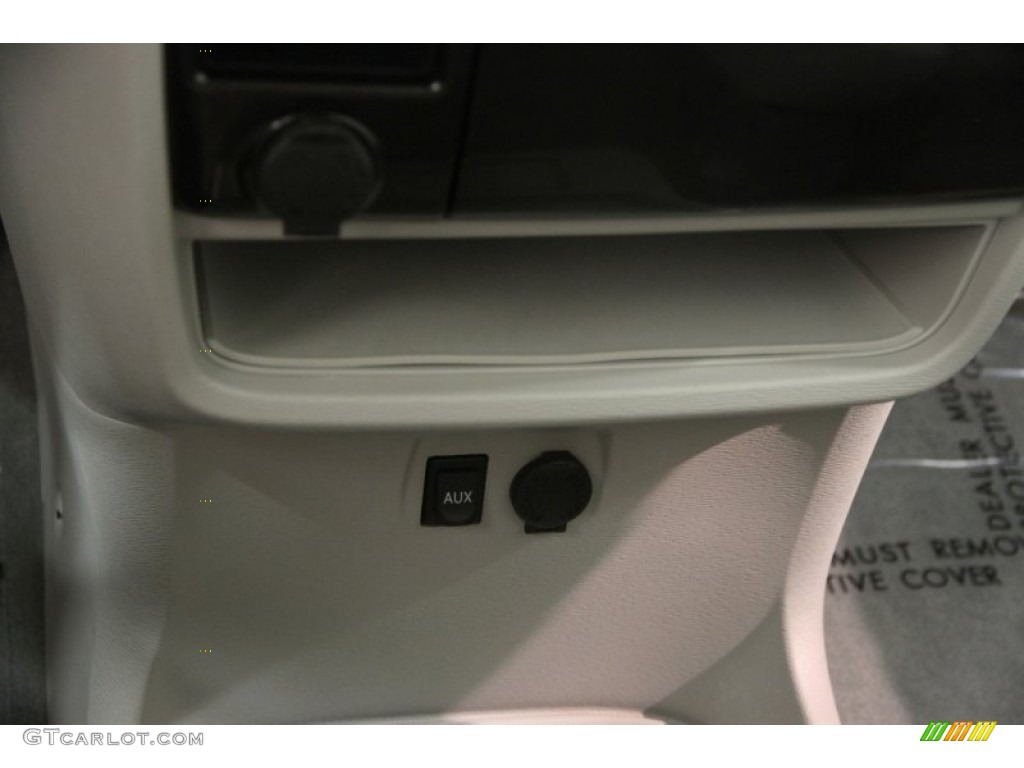 2012 Sienna  - South Pacific Pearl / Light Gray photo #13