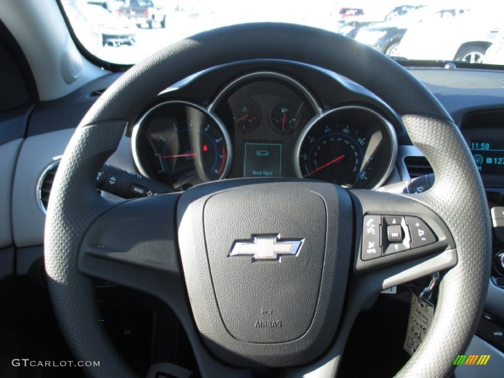 2015 Cruze LS - Red Hot / Jet Black/Medium Titanium photo #12