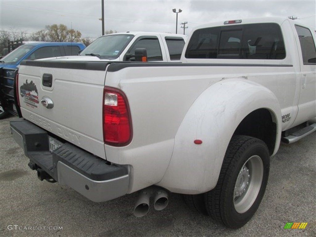 2015 F450 Super Duty Lariat Crew Cab 4x4 - Oxford White / Adobe photo #9