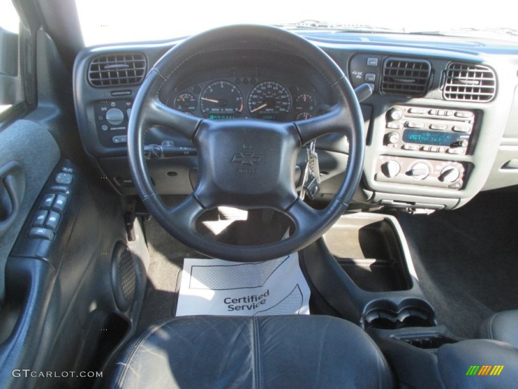 2002 S10 LS Crew Cab 4x4 - Summit White / Graphite photo #10