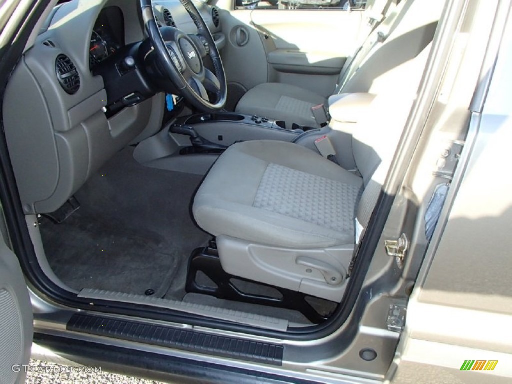 2005 Liberty Sport 4x4 - Light Khaki Metallic / Khaki photo #9