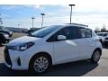 Super White - Yaris 5-Door L Photo No. 3
