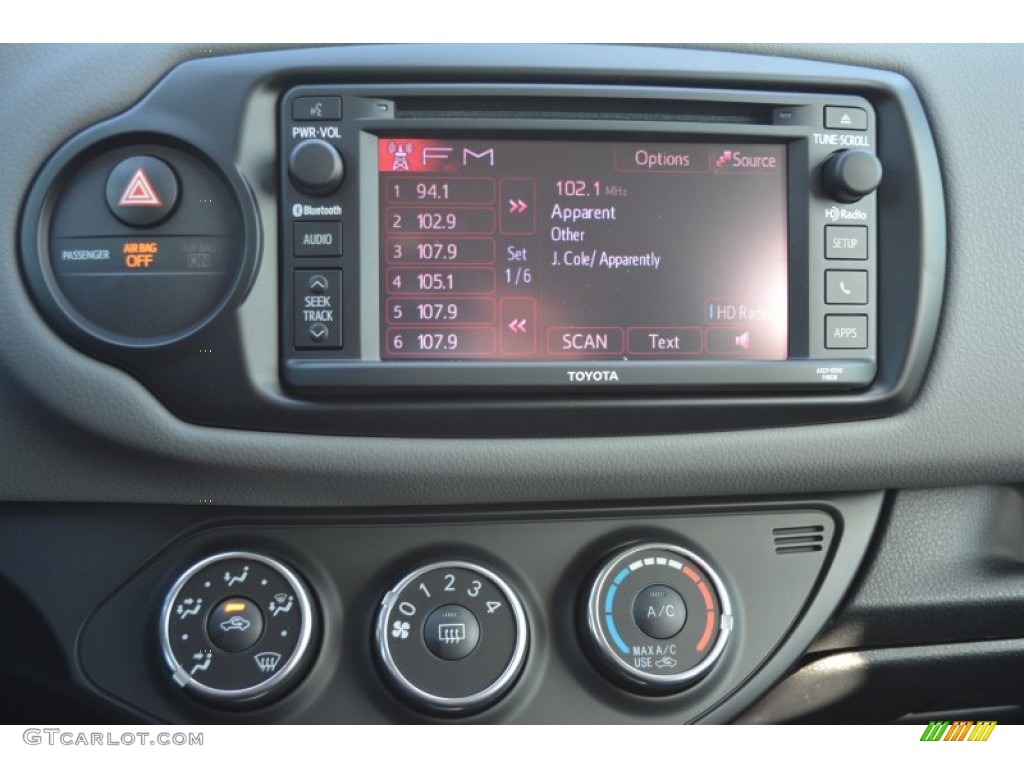 2015 Toyota Yaris 5-Door L Controls Photo #100342427