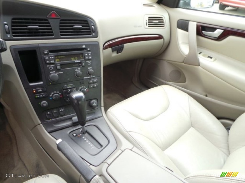2004 S60 2.4 - Platinum Green Metallic / Beige/Light Sand photo #12