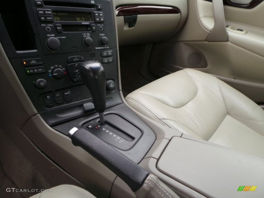 2004 S60 2.4 - Platinum Green Metallic / Beige/Light Sand photo #13