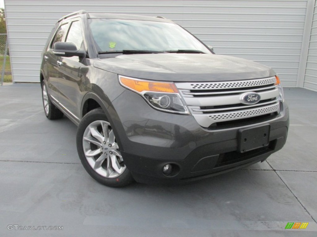 2015 Explorer XLT - Magnetic / Medium Light Stone photo #2