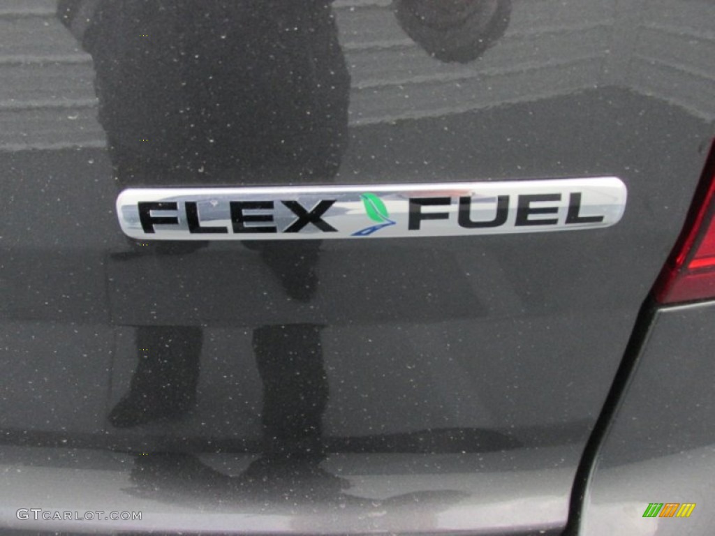 2015 Explorer XLT - Magnetic / Medium Light Stone photo #15