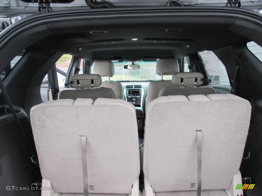 2015 Explorer XLT - Magnetic / Medium Light Stone photo #18
