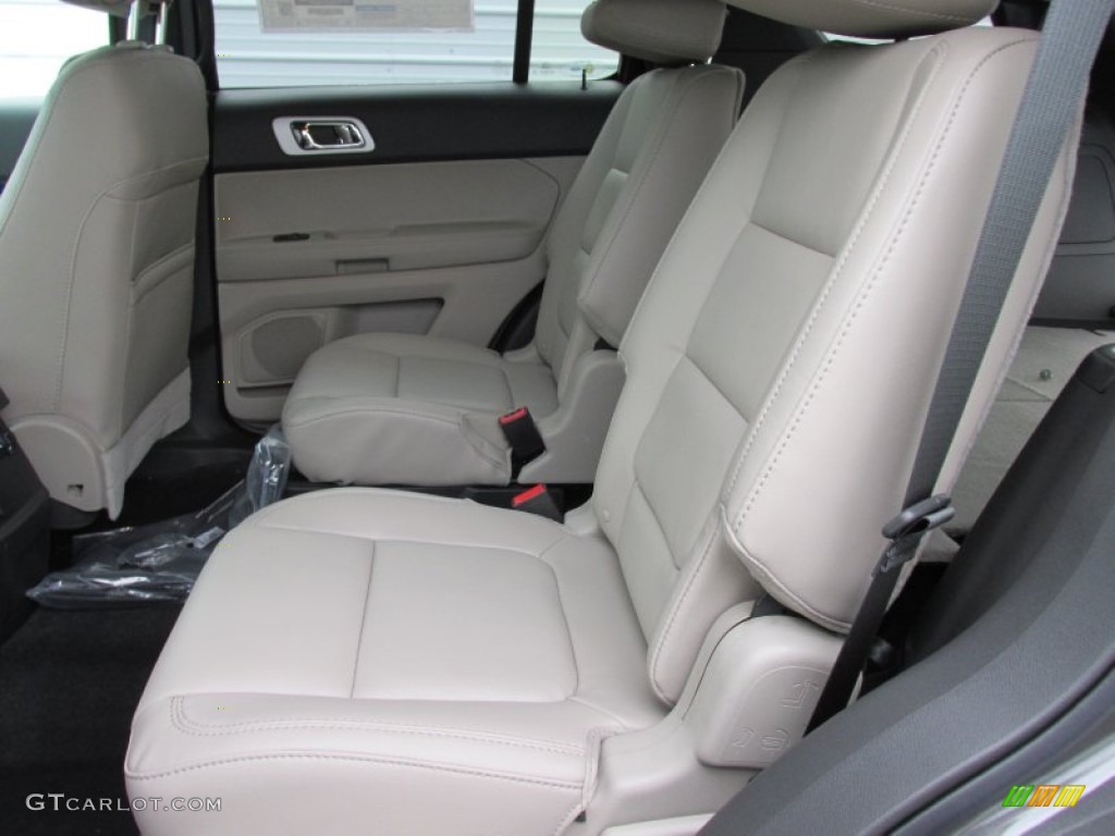 2015 Explorer XLT - Magnetic / Medium Light Stone photo #22