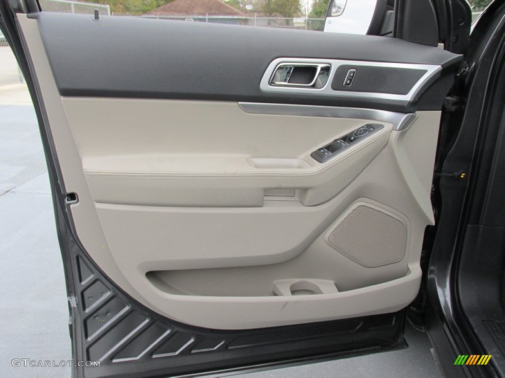 2015 Explorer XLT - Magnetic / Medium Light Stone photo #23