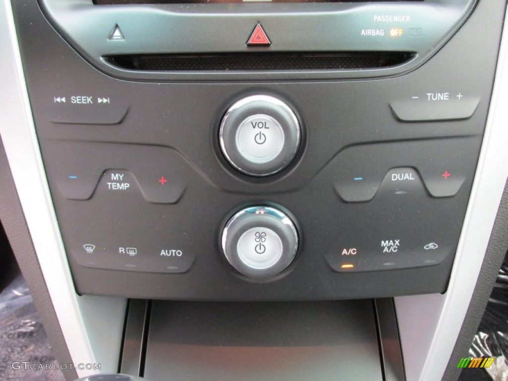 2015 Explorer XLT - Magnetic / Medium Light Stone photo #30
