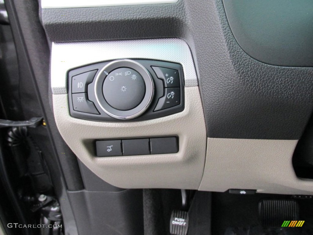 2015 Explorer XLT - Magnetic / Medium Light Stone photo #34