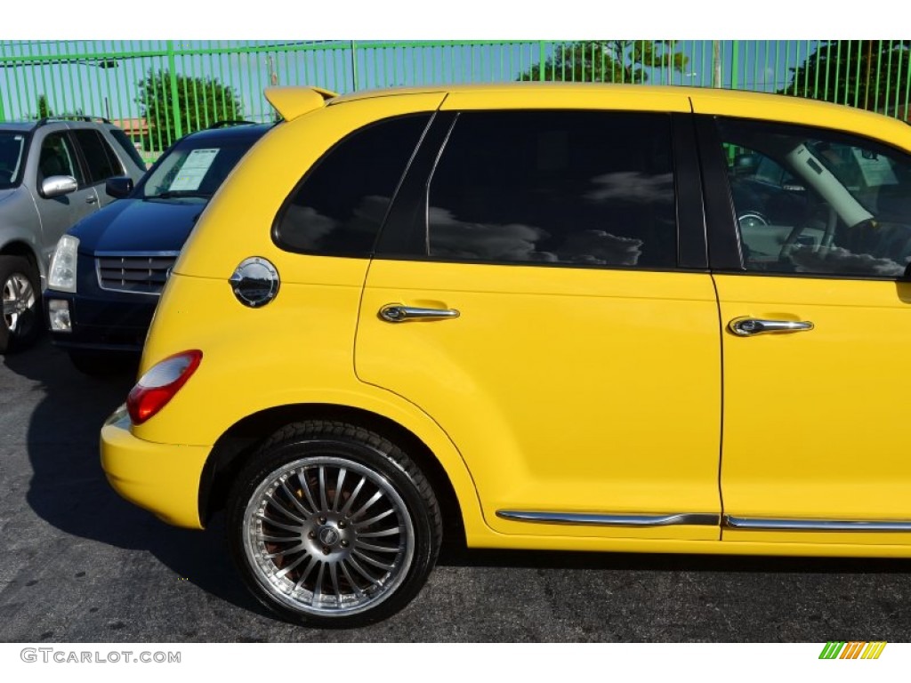 2006 PT Cruiser Touring - Solar Yellow / Pastel Pebble Beige photo #10