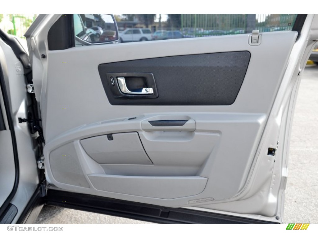 2006 Cadillac SRX V6 Light Gray Door Panel Photo #100366934
