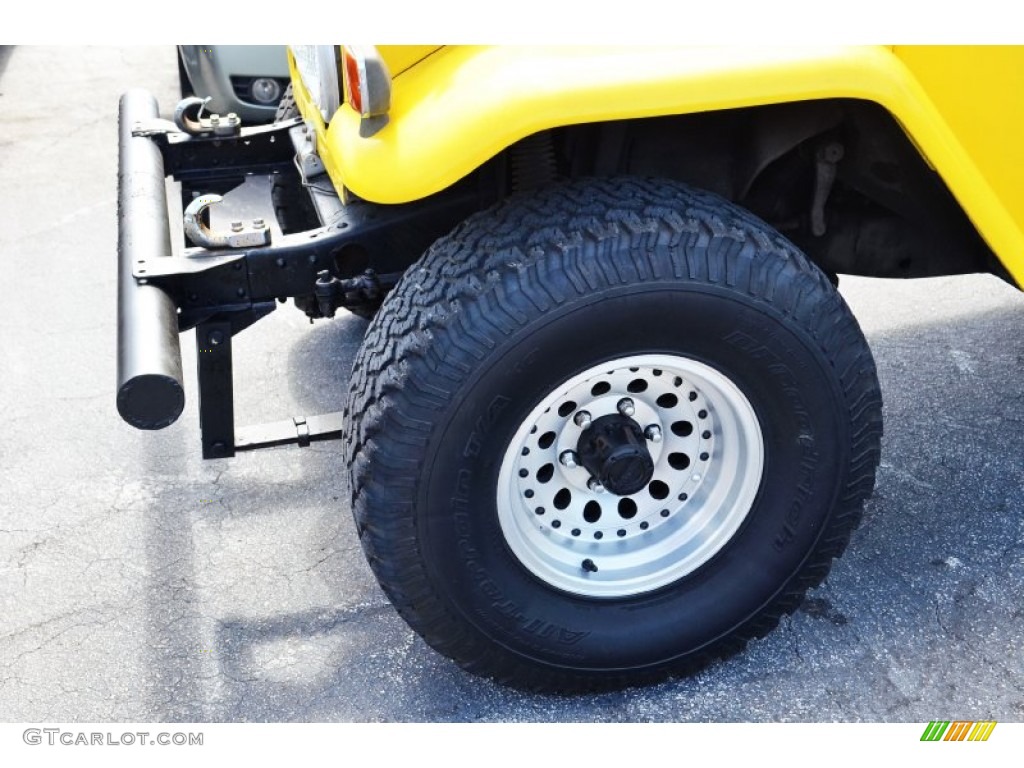 1976 Land Cruiser FJ40 - Yellow / Black photo #11