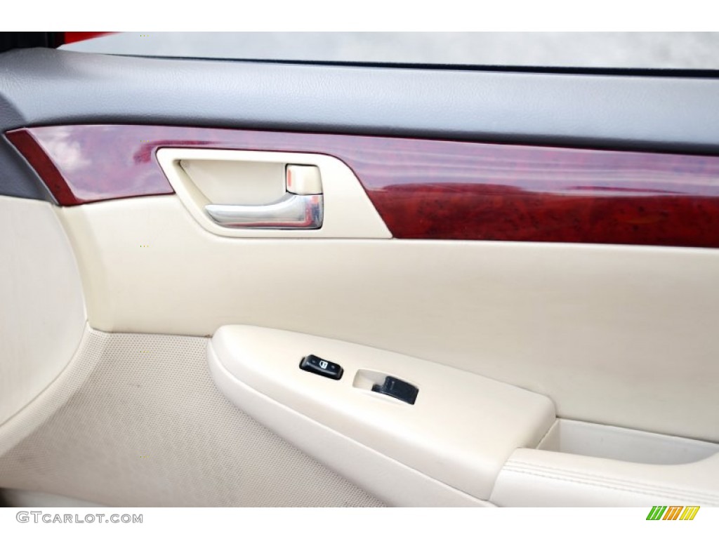 2005 Solara SLE V6 Convertible - Absolutely Red / Ivory photo #33