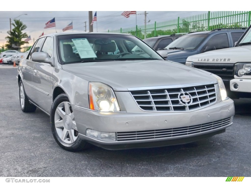 2007 DTS Luxury II - Light Platinum / Titanium photo #1