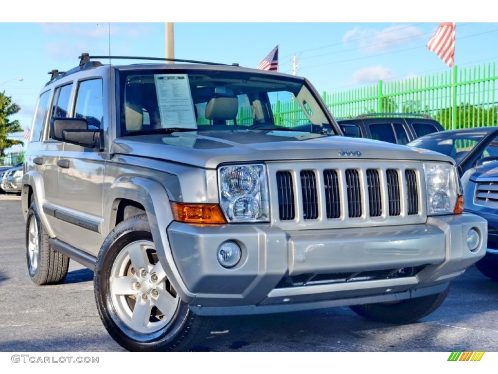 Light Khaki Metallic Jeep Commander