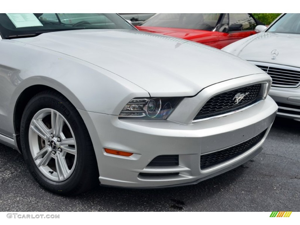 2013 Mustang V6 Premium Convertible - Ingot Silver Metallic / Charcoal Black photo #6