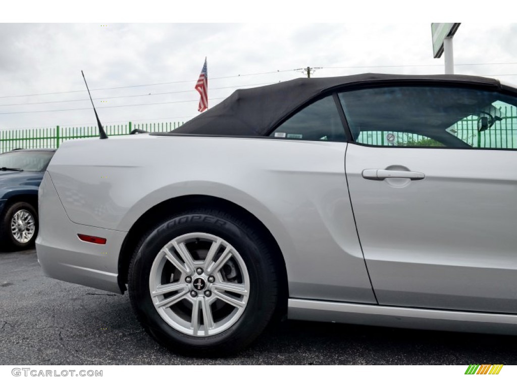 2013 Mustang V6 Premium Convertible - Ingot Silver Metallic / Charcoal Black photo #11