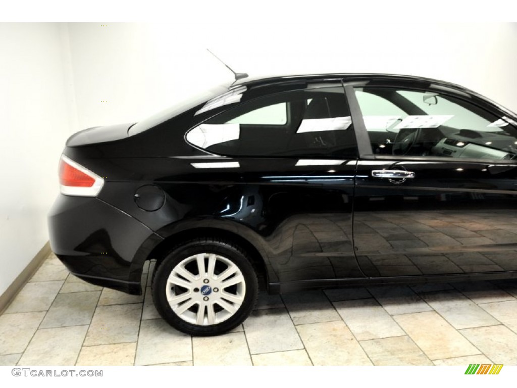 2008 Focus SE Coupe - Black / Charcoal Black photo #10