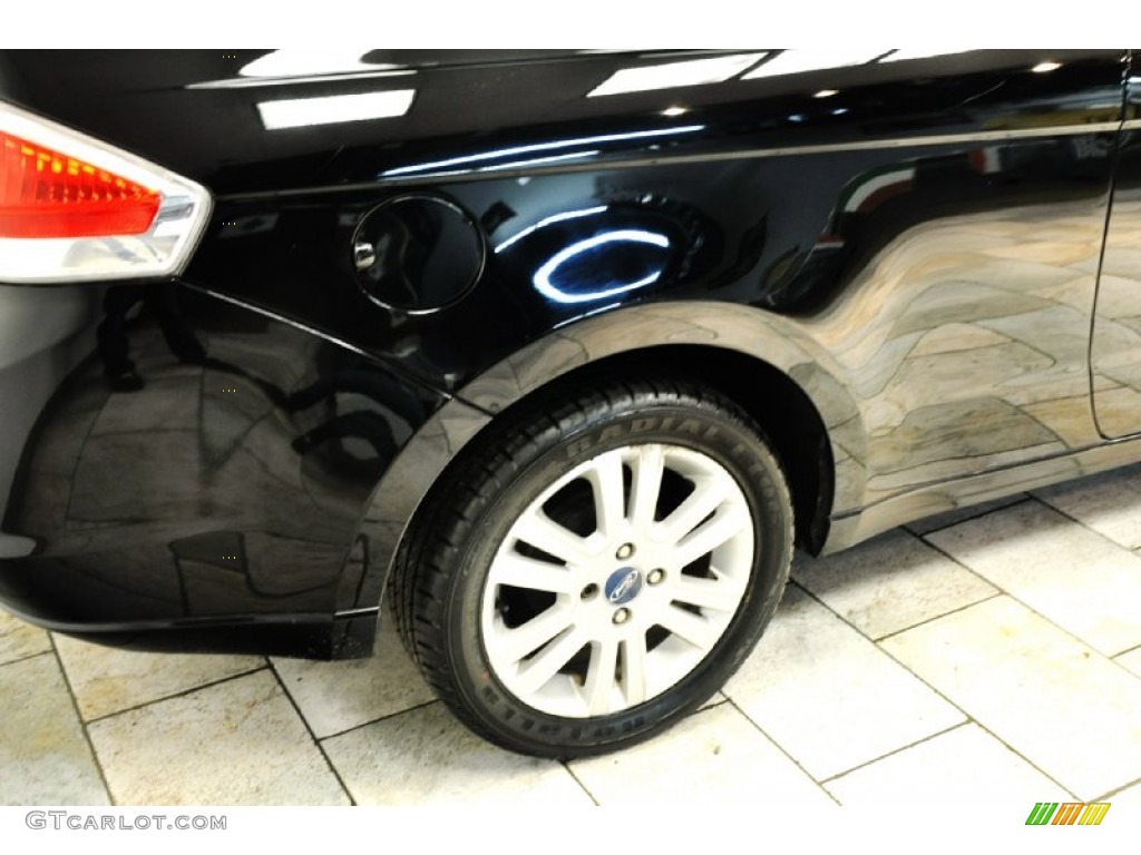 2008 Focus SE Coupe - Black / Charcoal Black photo #11