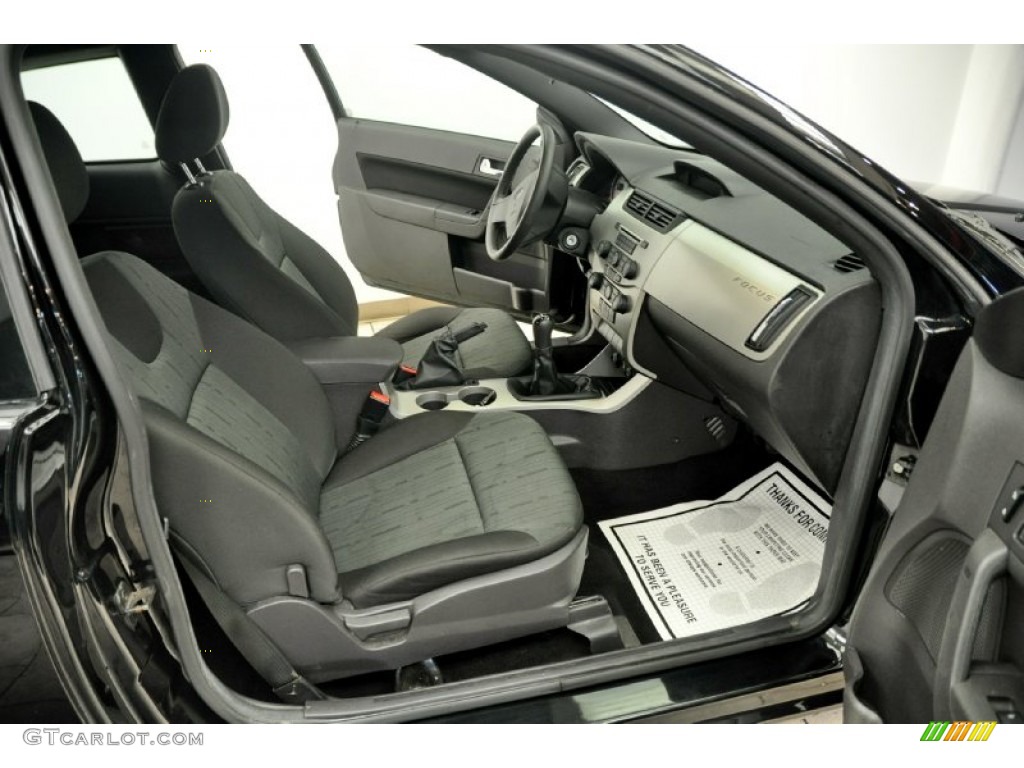 2008 Focus SE Coupe - Black / Charcoal Black photo #14