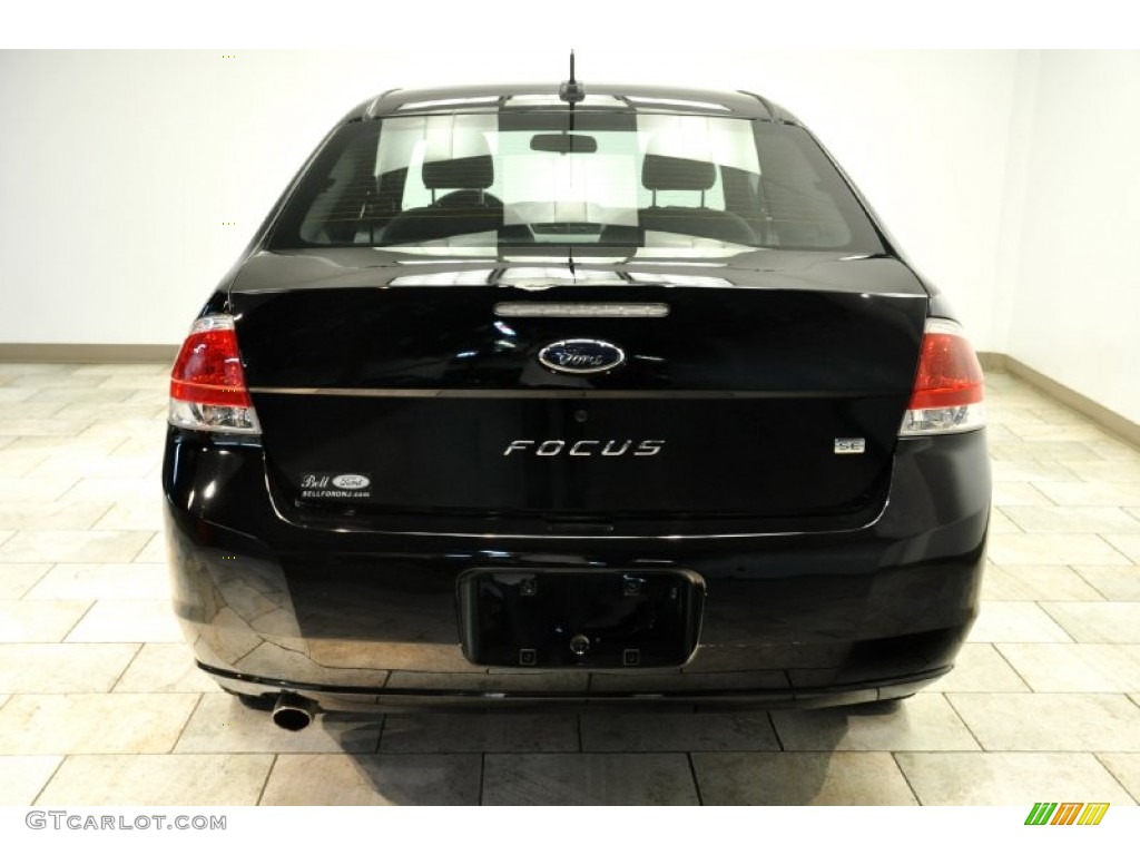 2008 Focus SE Coupe - Black / Charcoal Black photo #40